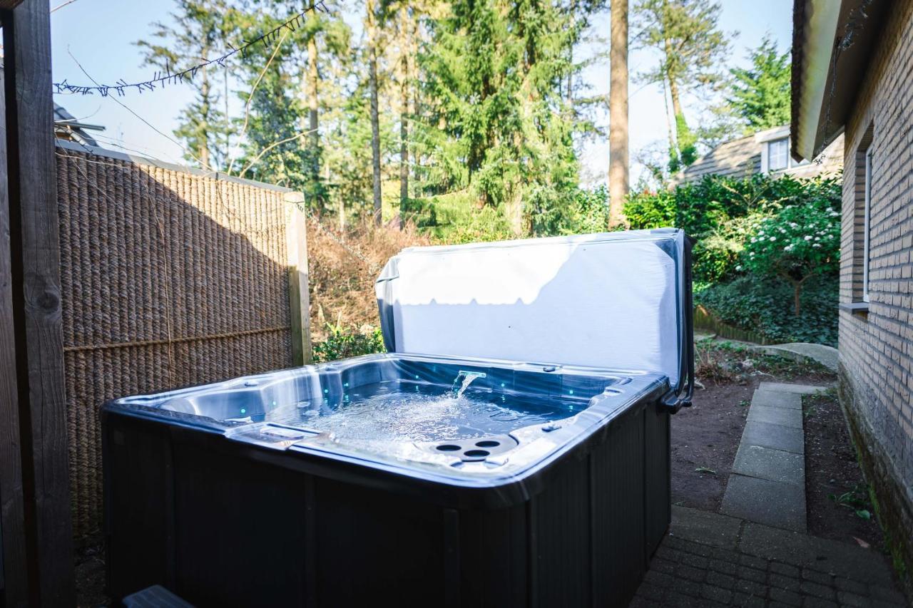 Luxe Vakantiehuis In Het Bos Met Jacuzzi En Sauna Lunteren Ngoại thất bức ảnh